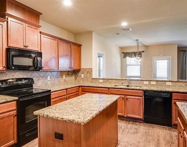 940 Lancashire Lane - Photo Thumbnail 7