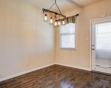 940 Lancashire Lane - Photo Thumbnail 11