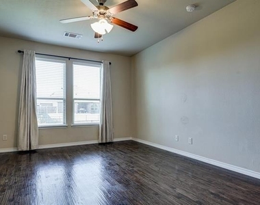 940 Lancashire Lane - Photo Thumbnail 14