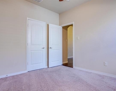 940 Lancashire Lane - Photo Thumbnail 19