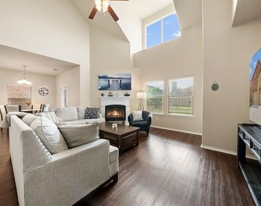 9620 Straightaway Drive - Photo Thumbnail 5