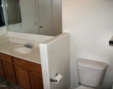 2333 E Meadow Lark Way - Photo Thumbnail 1