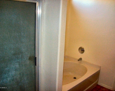 2333 E Meadow Lark Way - Photo Thumbnail 2