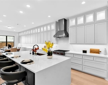 10437 Milkweed Court - Photo Thumbnail 8