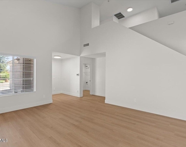 2289 W Hayden Peak Drive - Photo Thumbnail 1