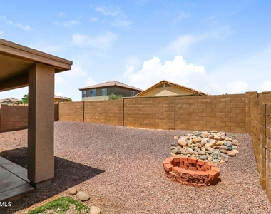 12038 W Corrine Drive - Photo Thumbnail 14