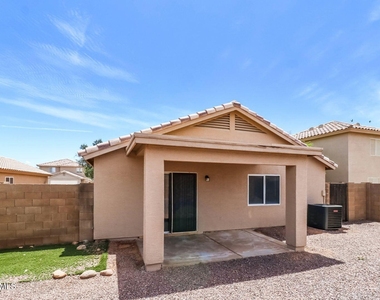 12038 W Corrine Drive - Photo Thumbnail 13