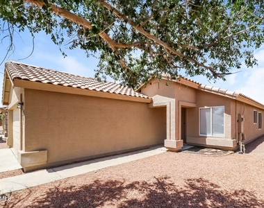 12038 W Corrine Drive - Photo Thumbnail 12