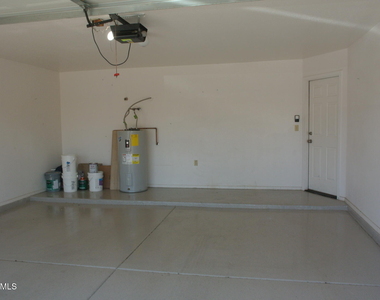 6814 W Louise Drive - Photo Thumbnail 15
