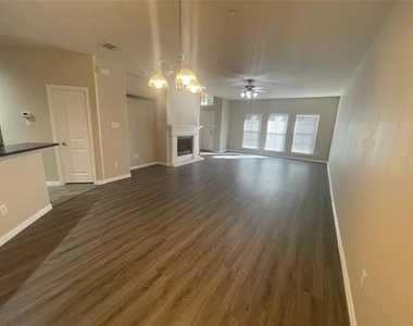 8920 Soldiers Home Lane - Photo Thumbnail 4