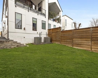 4402 Capitol Avenue - Photo Thumbnail 9