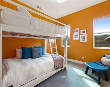 4402 Capitol Avenue - Photo Thumbnail 14