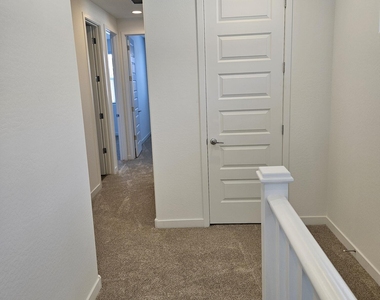 3353 S Primrose Avenue - Photo Thumbnail 21