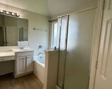 716 Mistymoor Lane - Photo Thumbnail 24