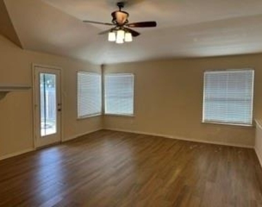716 Mistymoor Lane - Photo Thumbnail 28