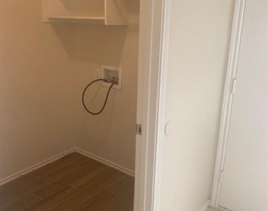 716 Mistymoor Lane - Photo Thumbnail 15