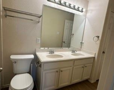 716 Mistymoor Lane - Photo Thumbnail 21
