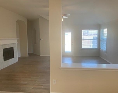 716 Mistymoor Lane - Photo Thumbnail 7