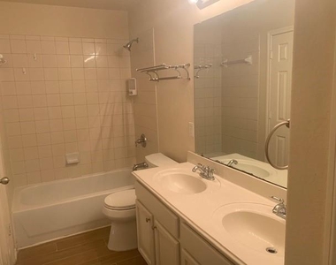 716 Mistymoor Lane - Photo Thumbnail 16