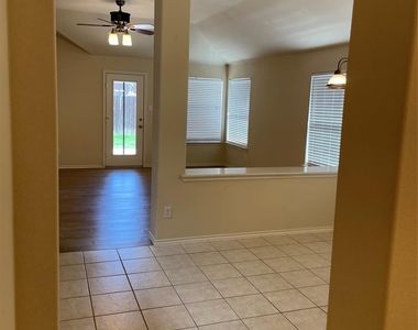 716 Mistymoor Lane - Photo Thumbnail 38
