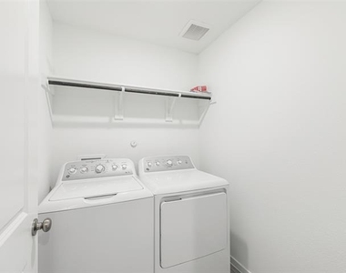 6744 Teal Circle - Photo Thumbnail 17