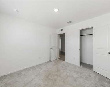 6744 Teal Circle - Photo Thumbnail 5