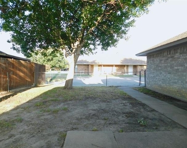 3109 N Bell Avenue - Photo Thumbnail 29