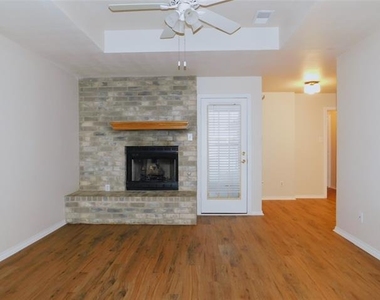 3109 N Bell Avenue - Photo Thumbnail 6