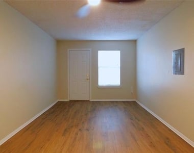 3109 N Bell Avenue - Photo Thumbnail 25