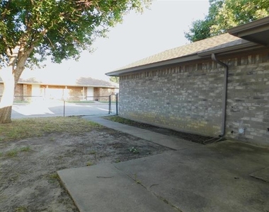 3109 N Bell Avenue - Photo Thumbnail 28