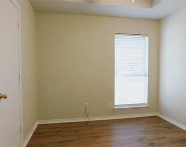 3109 N Bell Avenue - Photo Thumbnail 19