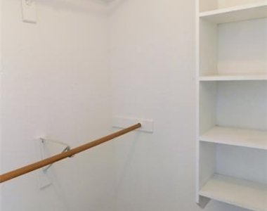 3109 N Bell Avenue - Photo Thumbnail 16