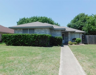 3109 N Bell Avenue - Photo Thumbnail 1