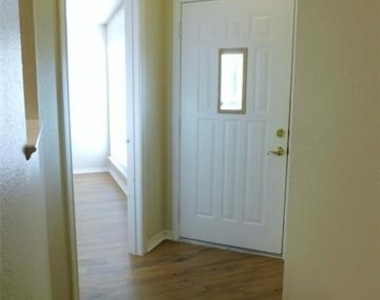 3109 N Bell Avenue - Photo Thumbnail 3