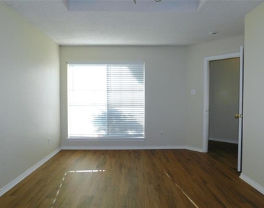 3109 N Bell Avenue - Photo Thumbnail 12