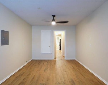 3109 N Bell Avenue - Photo Thumbnail 24