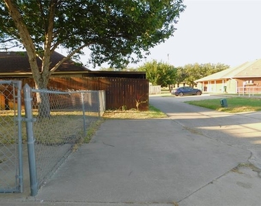 3109 N Bell Avenue - Photo Thumbnail 35