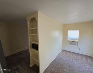 521 W 5th Street - Photo Thumbnail 7