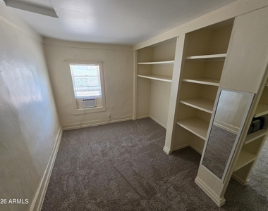 521 W 5th Street - Photo Thumbnail 9