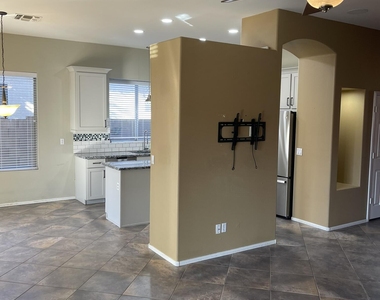 871 W Cherrywood Drive - Photo Thumbnail 8