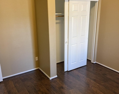 871 W Cherrywood Drive - Photo Thumbnail 23