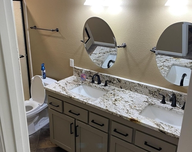 871 W Cherrywood Drive - Photo Thumbnail 14