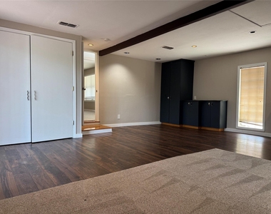 1401 S Oak Street - Photo Thumbnail 12