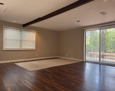 1401 S Oak Street - Photo Thumbnail 14