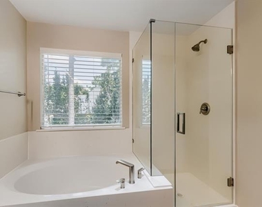 11 Wineberry Place - Photo Thumbnail 18
