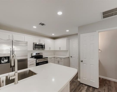 11 Wineberry Place - Photo Thumbnail 6