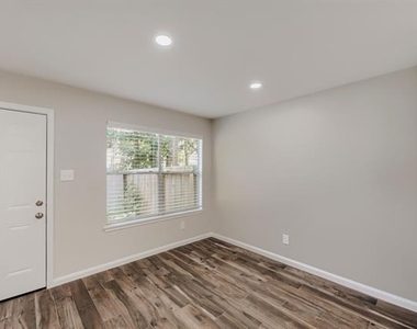 11 Wineberry Place - Photo Thumbnail 5