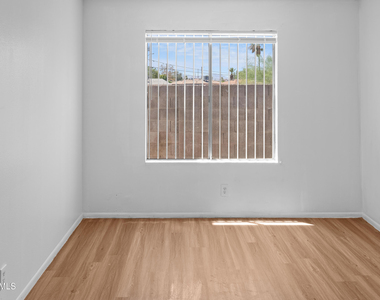 3801 N 23rd Drive - Photo Thumbnail 6