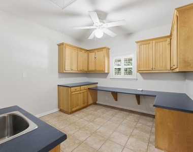 1025 Burchbury Trail - Photo Thumbnail 18
