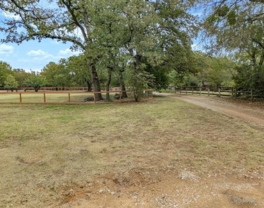 1025 Burchbury Trail - Photo Thumbnail 32